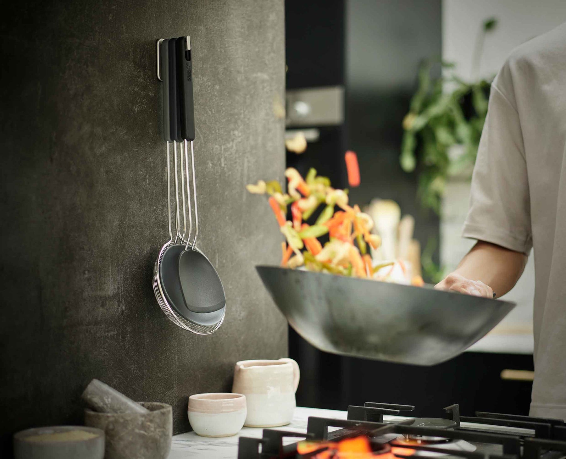 Space-saving Wok & Utensil Set - Image 5