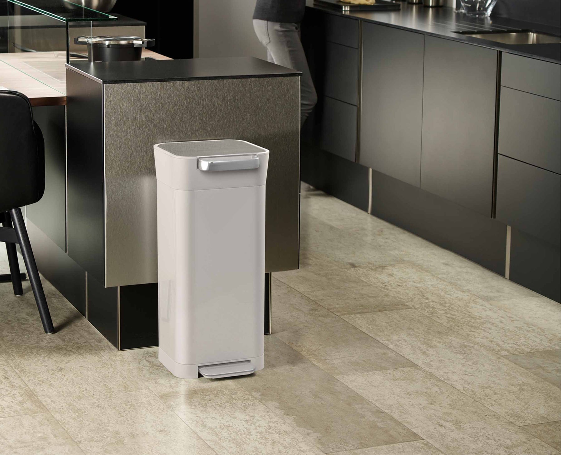 Titan 20L Trash Compactor - 30039 - Image 3