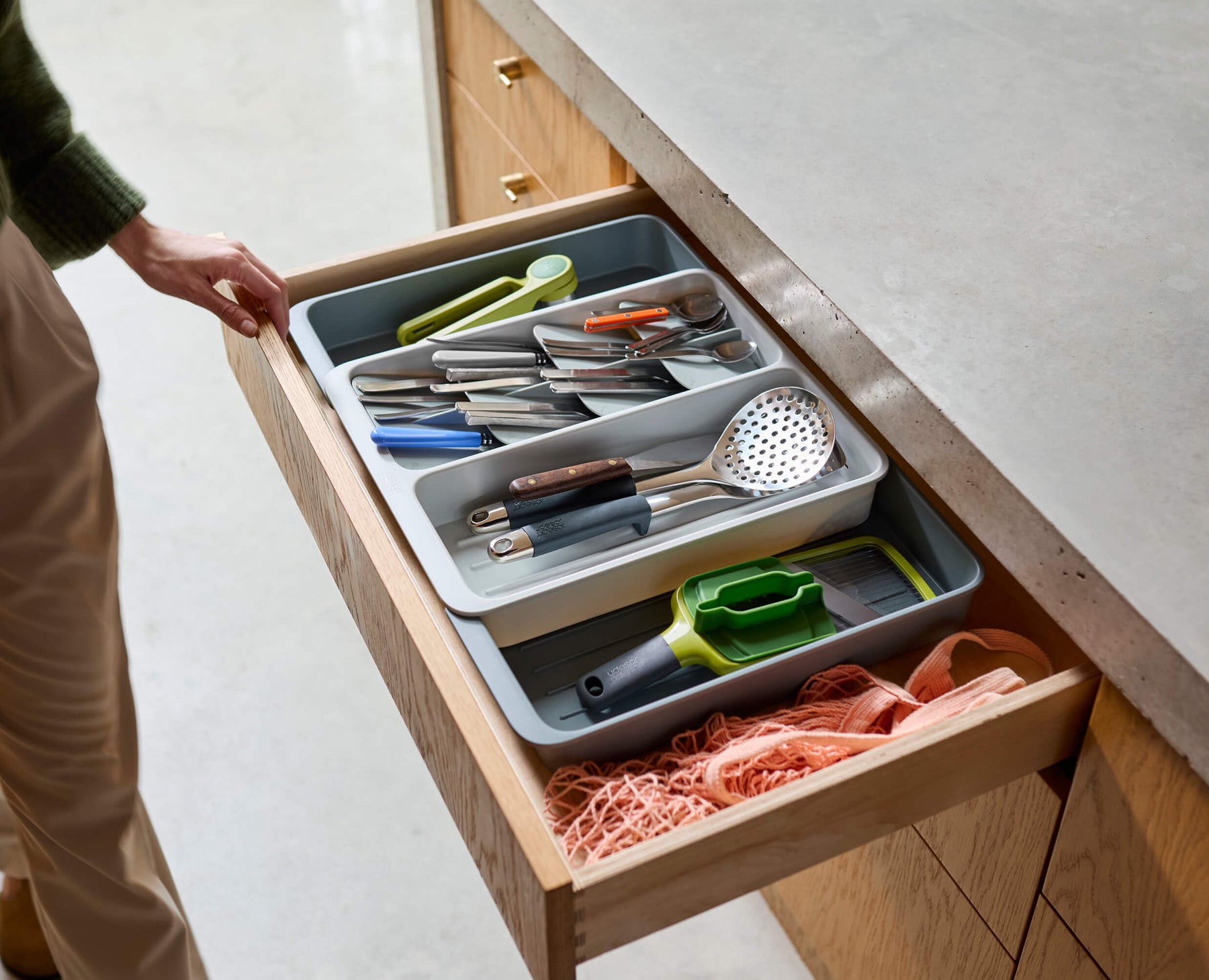 DrawerStore™ Expanding Tiered Cutlery, Utensil & Gadget Organiser