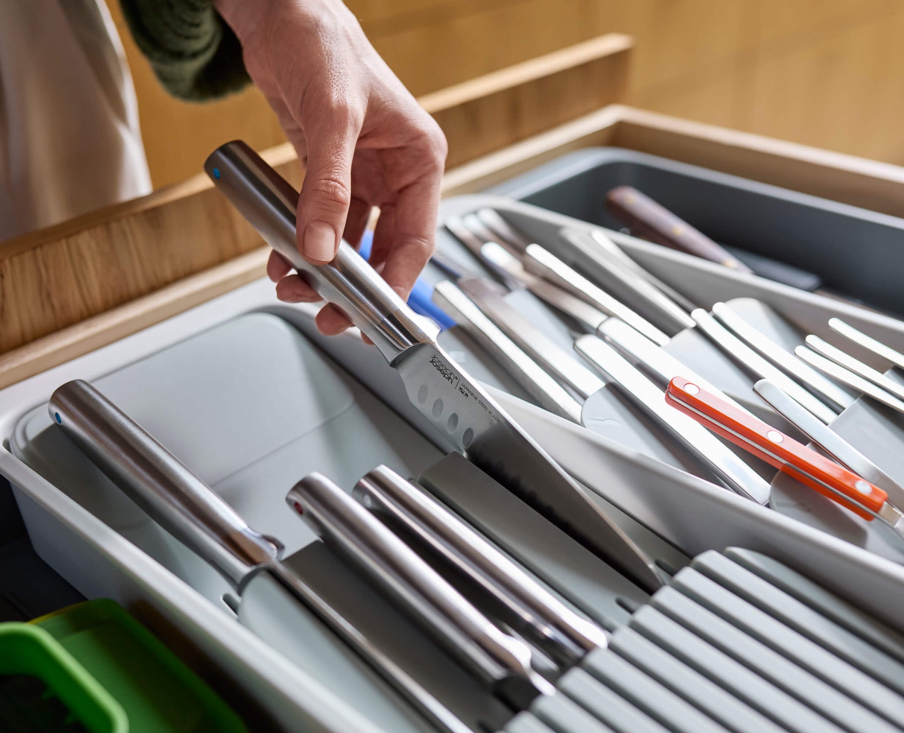 DrawerStore™ Expanding Tiered Cutlery, Utensil, Gadget & Knife Organiser