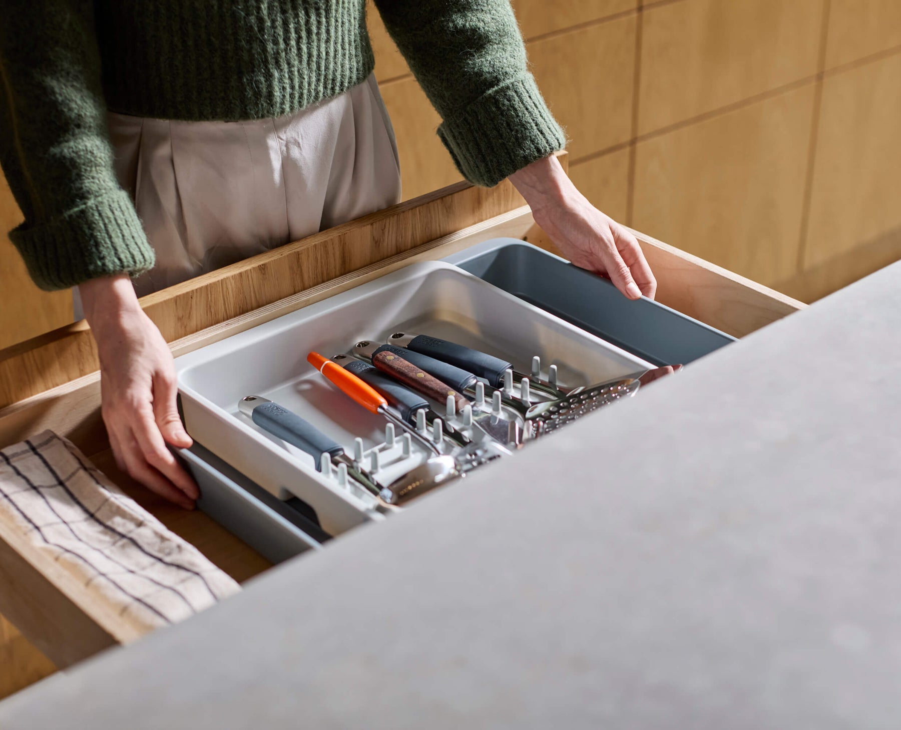 DrawerStore™ Expanding Utensil & Gadget Organiser