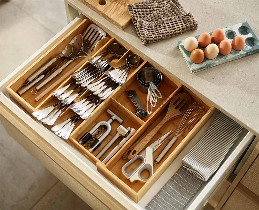 DrawerStore™ Bamboo Expanding Cutlery Organiser - 851696 - Image 2