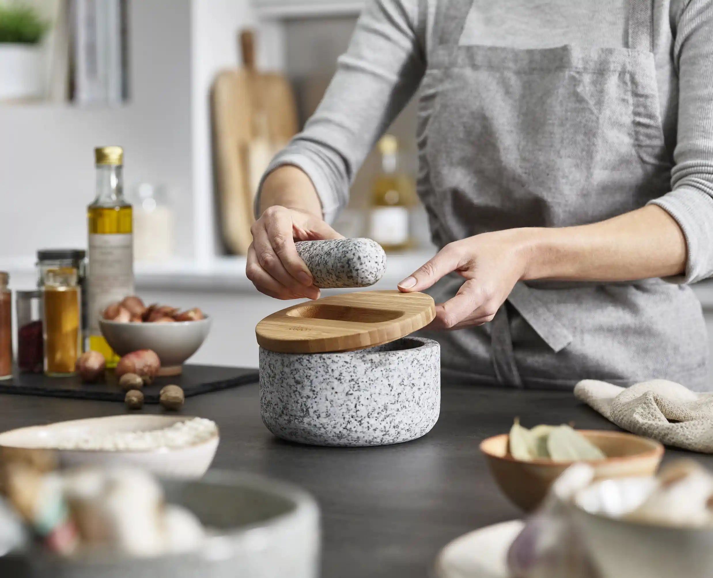 Dash™ Pestle &amp; Mortar with Bamboo Lid - 20176 - Image 4