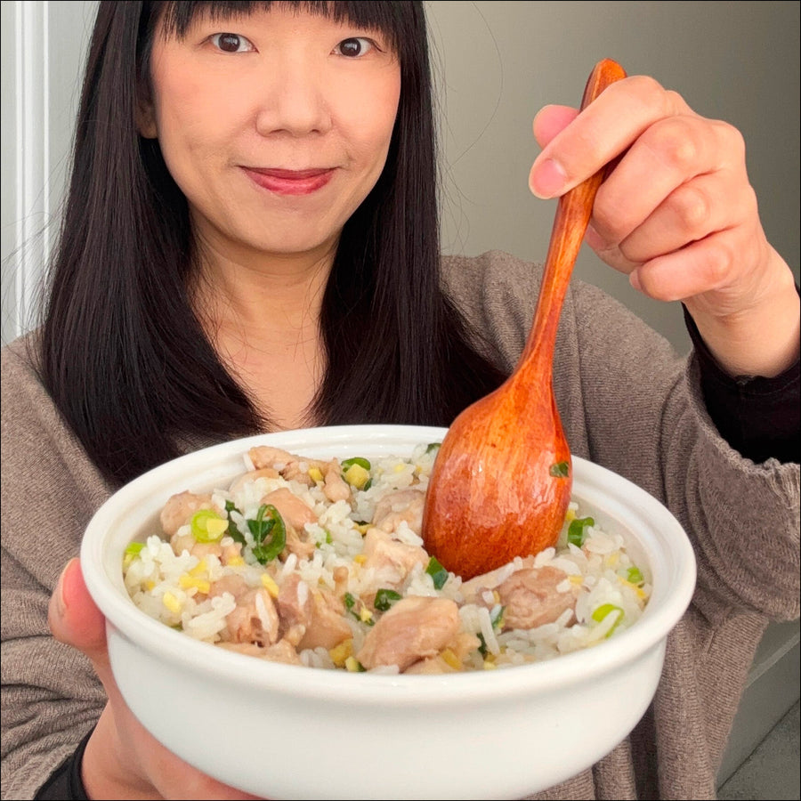 Hähnchenreis in der Mikrowelle mit Frühlingszwiebel-Ingwer-Sauce