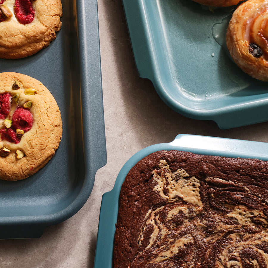Backen für Anfänger: Ein praktischer Leitfaden zu Backutensilien und Backgeschirr