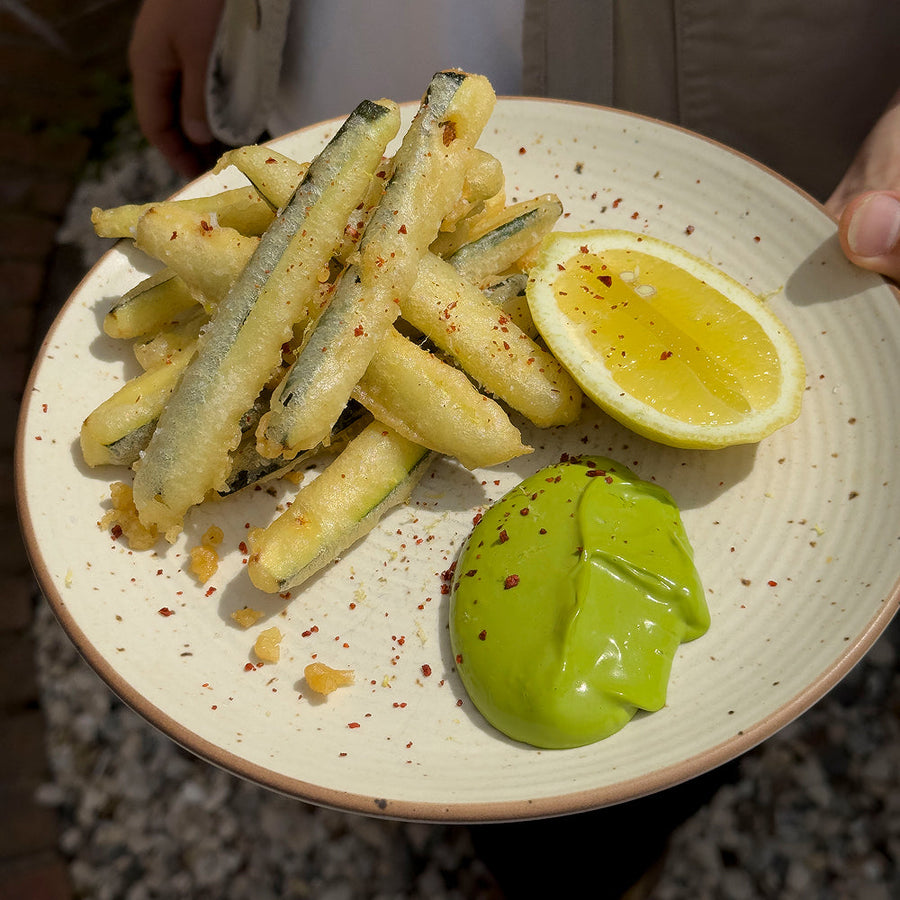 Zucchini-Fritti mit Basilikum-Aioli von Jonny Mulyk