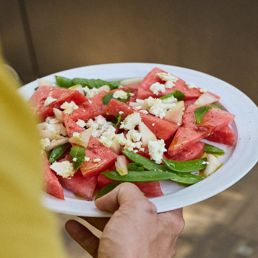 Wassermelonensalat mit Feta, Minze und eingelegter Wassermelonenschale