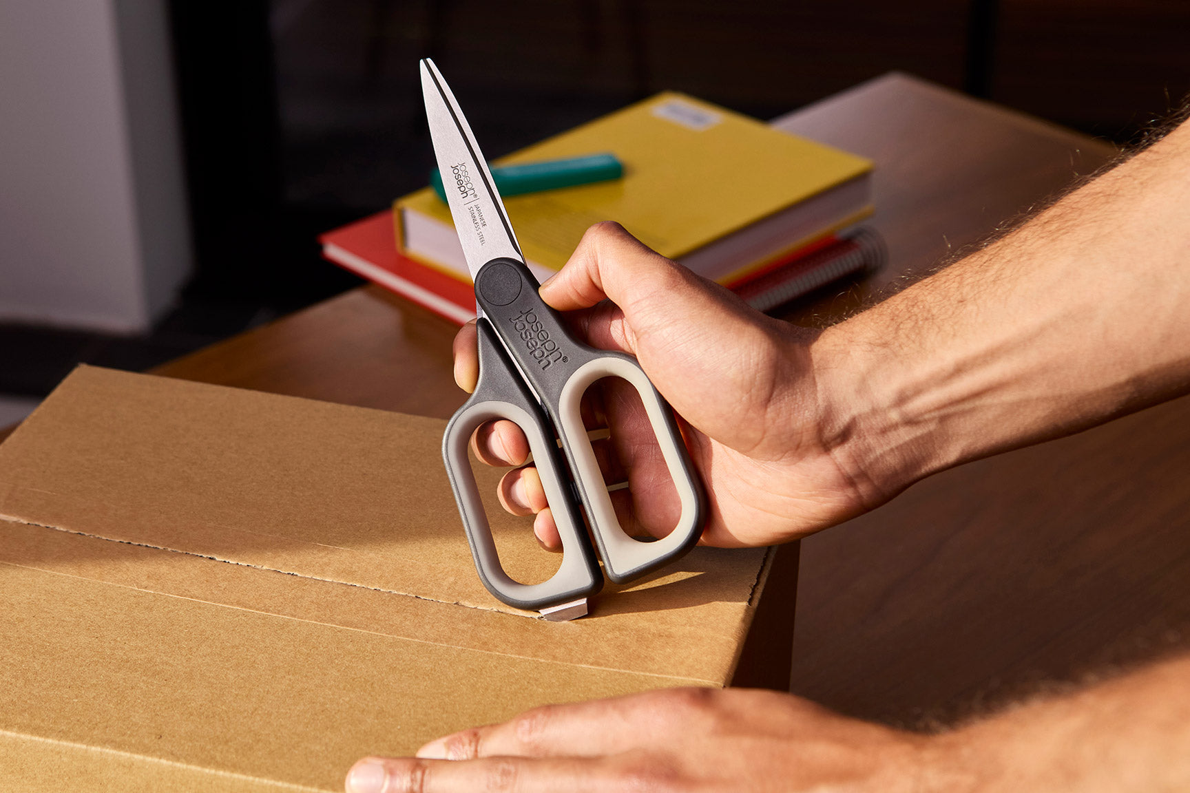 CutPlus™ Allzweckschere mit Box Cutter