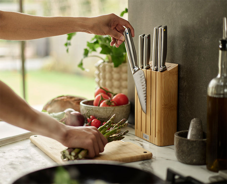 2-piece Bamboo Chopping Board &amp; Knives Set - Image 7