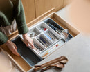DrawerStore™ Erweiterbarer Besteck- und Küchenzubehör-Organizer aus recyceltem Plastik